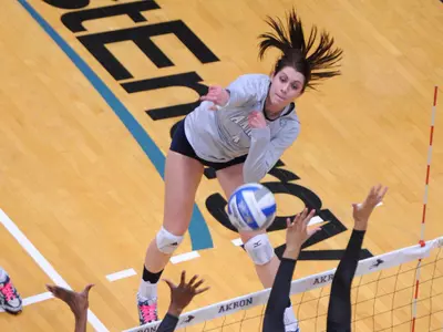 Volleyball takes down MAC West leader Ball State, 3-1 Image