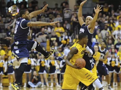 Men's Basketball to Face Kent State on March 8 on ESPN2 Image