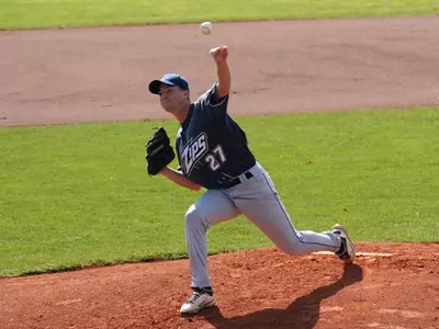 Baseball Defeated by Kentucky in Game Two of Weekend Series Image