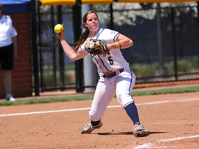 Central Michigan steals two from Softball Image