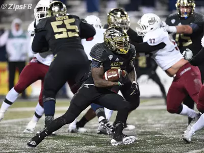 Football Cruises to 30-6 Win over Massachusetts on Senior Night Image