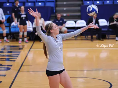 Volleyball drops four set battle with Ohio Image