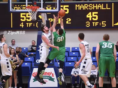 Men's Basketball Battles to a 70-63 Win Over Marshall Image
