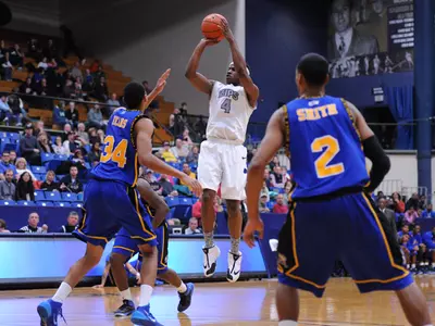 Men's Basketball Falls 65-61 at Miami (Ohio) Image