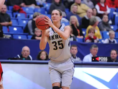 Women's Basketball comes from behind to top Northern Illinois, 71-67 Image