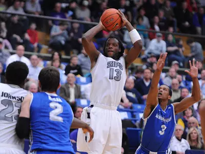 Men's Basketball Uses Big Second Half to Down Buffalo, 83-71 Image