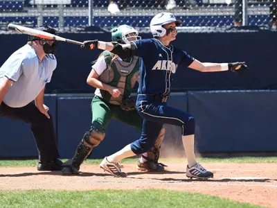 Softball puts away MAC leader Ohio, 2-0 Image