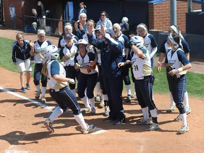 Offense shines in Softball's 9-0 victory over Ohio Image