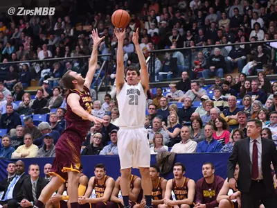 McAdams' Career Night Helps Men's Basketball Down CMU, 82-76 Image