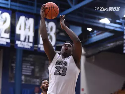 Johnson's Free Throws Lifts Men's Basketball to 71-69 Win Over WMU Image