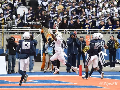 Akron Defeats Utah State, 23-21, in Famous Idaho Potato Bowl Image