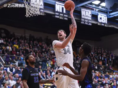 Men's Basketball Falls in the Final Minutes at Buffalo, 67-62 Image