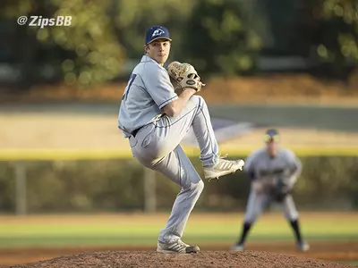 Baseball Splits Doubleheader at Davidson Image