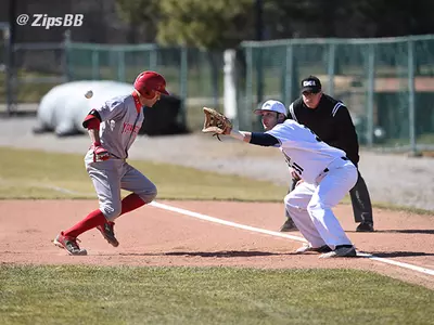 Baseball Defeats Youngstown State, 4-2 Image
