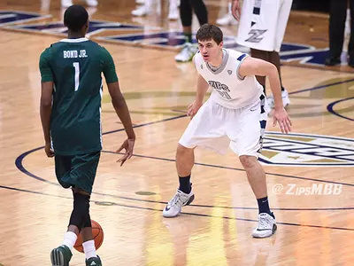 Zips Snap Two-Game Skid, Remain Unbeaten at Rhodes Arena Image