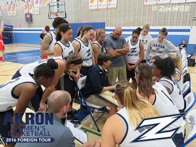 Women's Basketball Falls Short Against Carleton, 66-58 Image