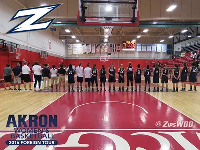 McGill Edges Zips Women's Basketball, 67-55 Image
