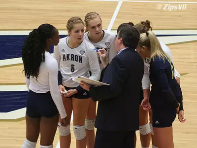 Volleyball Falls to Eastern Kentucky, Youngstown State in Tournament Finale Image