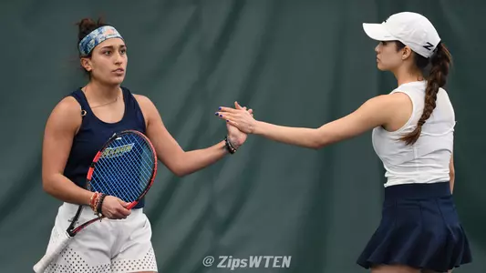 Carla Flores and Madison Wolfe