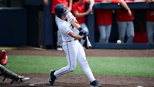 Photo showing an Akron Zips batting