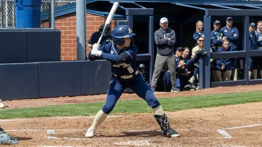 Action Photo of lily Sullivan hitting