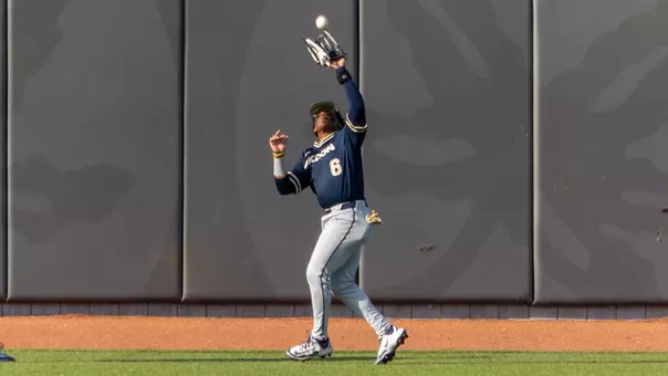 Photo of Kelton Phillips making a catch in the outfield at Ohio State