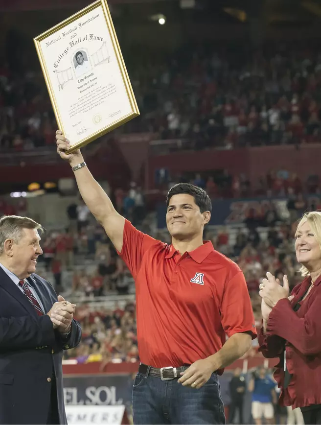 Tedy Bruschi Inducted into NFF CFB Hall of Fame