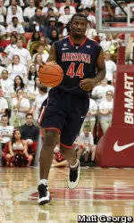 No. 8 Arizona Takes Down WSU 79-65