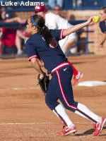 Softball Advances to Super Regionals