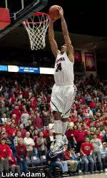 Wildcats Hold Off Northern Arizona, 63-58
