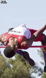 Women's 4x400 Sets UA Record, Advances to Final