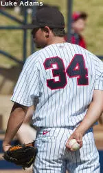 Cats Claw Past Golden Bears, 8-4