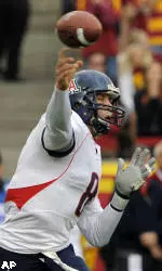 Late TD Lifts Wildcats Over Trojans