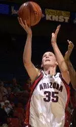 Women's Basketball Edged by Stephen F. Austin, 68-66