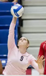 Wildcats Drop Three-Set Match To No. 3 Oregon