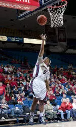 Wildcats Win Pac-10 Opener Against Oregon