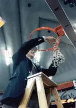 Lute Olson Announces He Will Retire