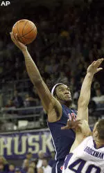 Wildcats Battle, but Fall Short at Washington