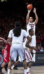 Arizona Defeats Utah, 70-61