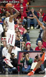 Slow Start Plagues Wildcats in 71-60 Loss