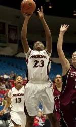 Wildcats Hold Off New Mexico State, 71-59