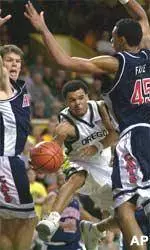 Ducks Upset No. 11 Arizona, 105-75