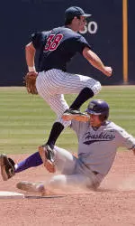 Cats Sweep Huskies To Close Regular Season