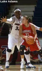 W Hoops Captures Tournament Title, 62-50