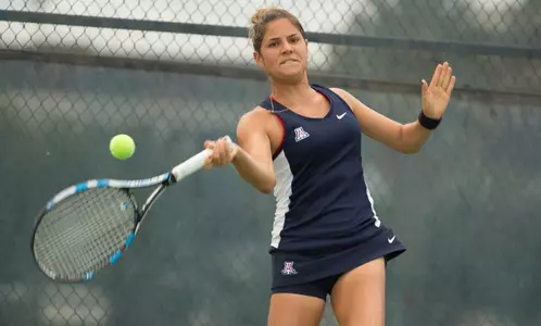 Senior Samantha Czarniak