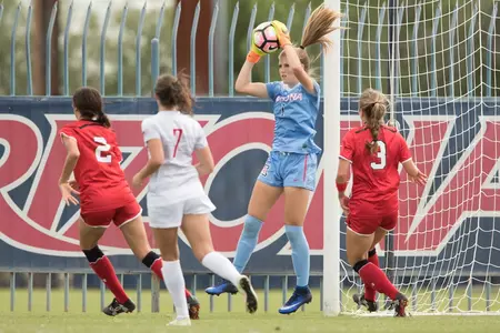 Sophomore goalkeeper Lainey Burdett (1)
