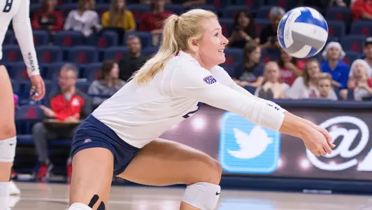 Senior defensive specialist McKenna Painton (2)