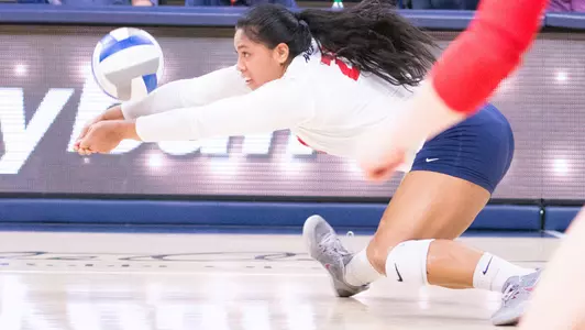 Senior setter Penina Snuka (10)