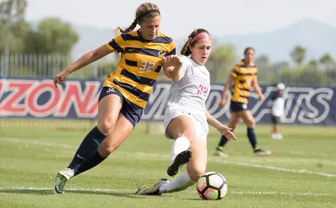 Freshman defender Samantha Falasco (23)