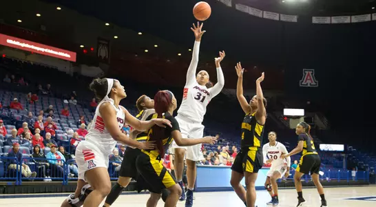 Senior forward Dejza James (31)